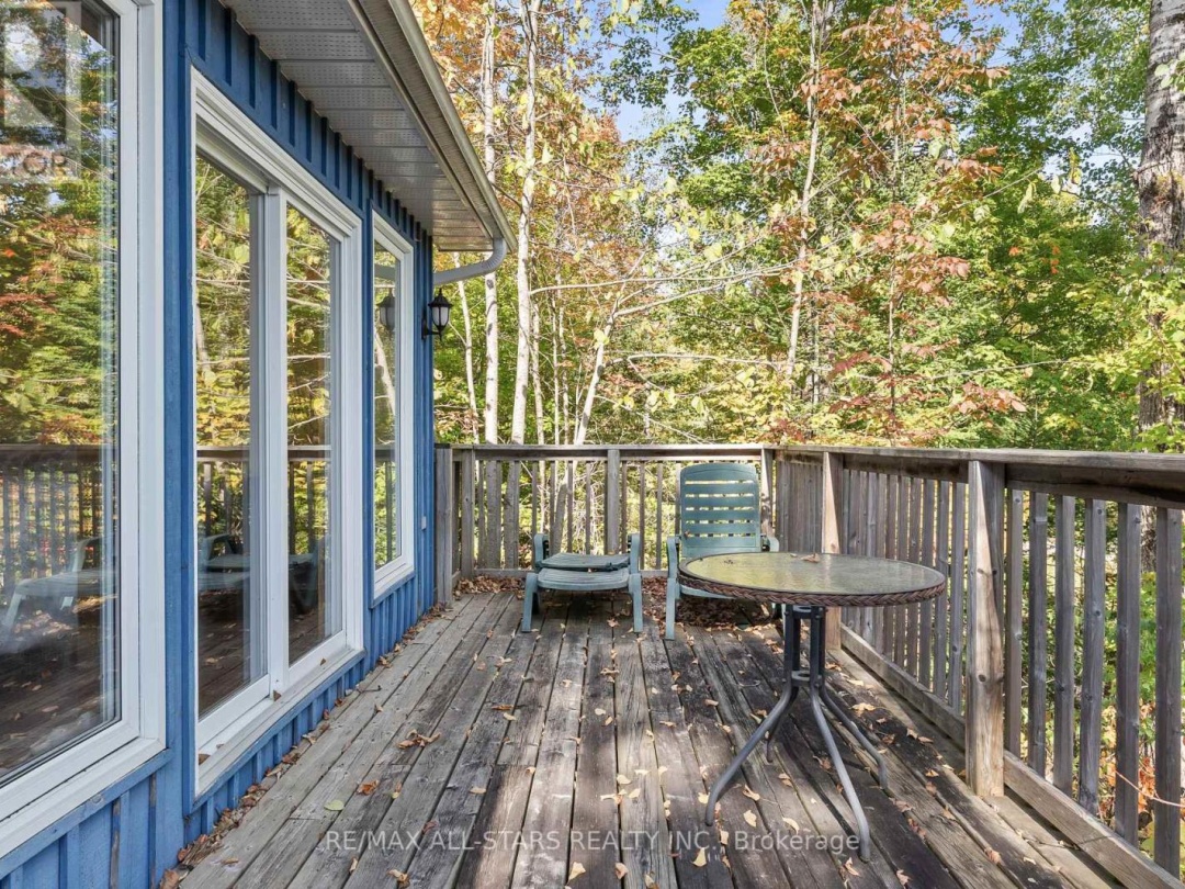 1142 ENGLISH CIRCLE, 