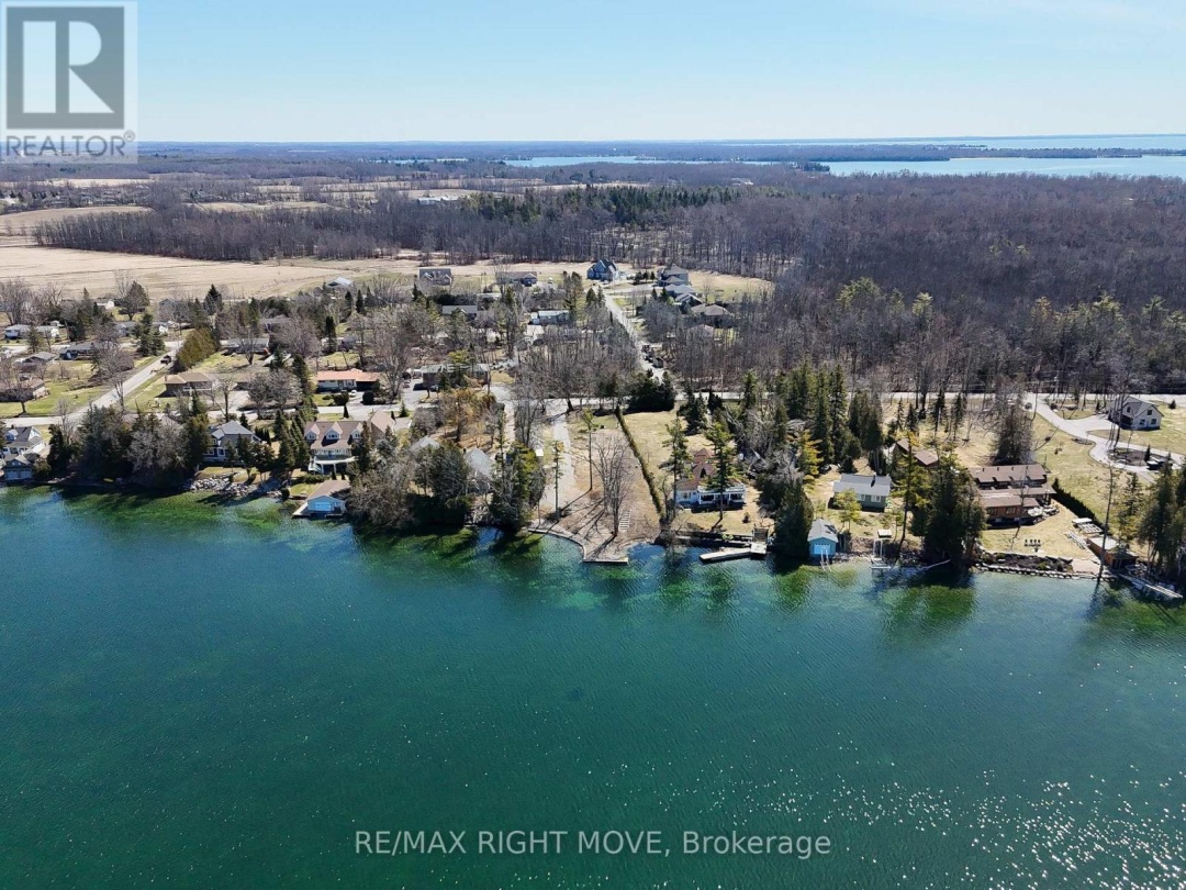 135 CREIGHTON STREET S, Lake Simcoe