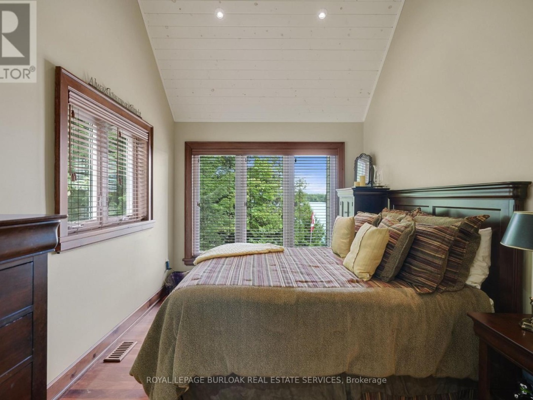 36 MANITOUWABING ESTATES ROAD, 