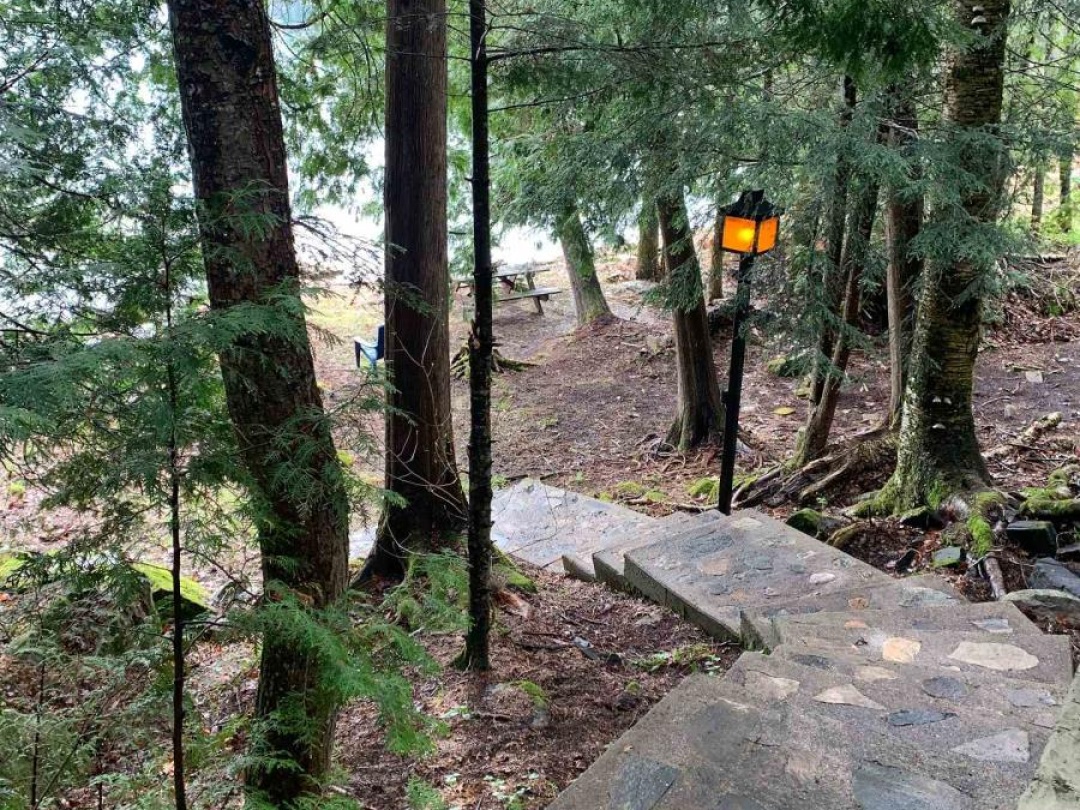 6213 KENNISIS LAKE ROAD, Kennisis Lake