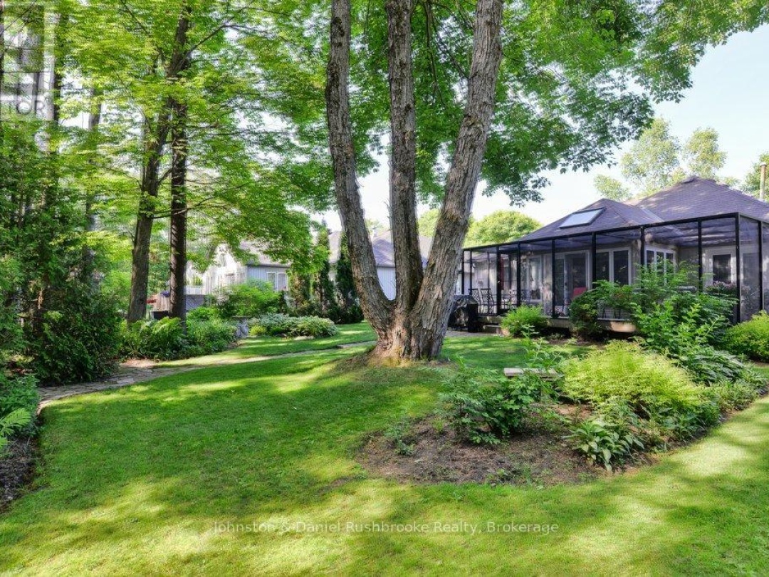21 PINERIDGE GATE E, 