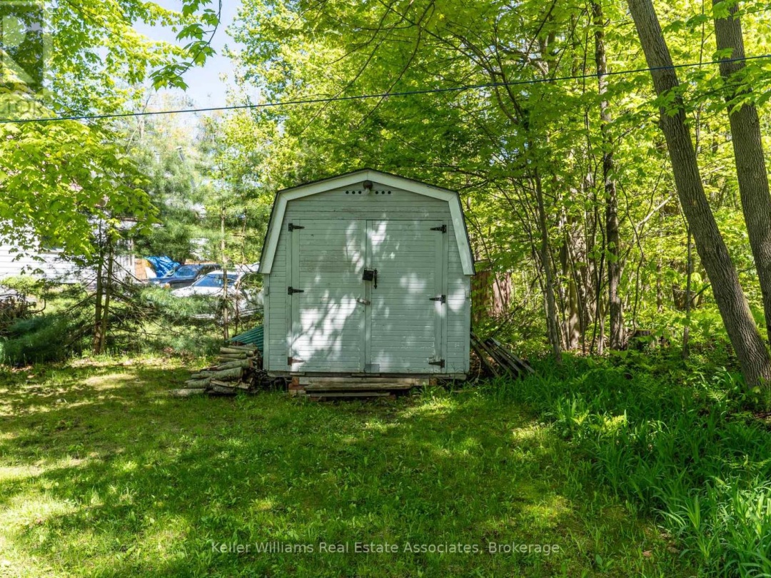 Unit 2 1200 North Shore Drive, Gull Lake