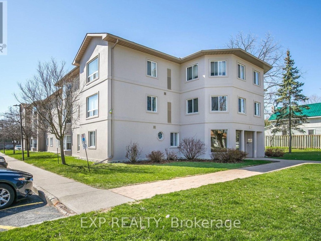 303 107 Bond Street, Orillia