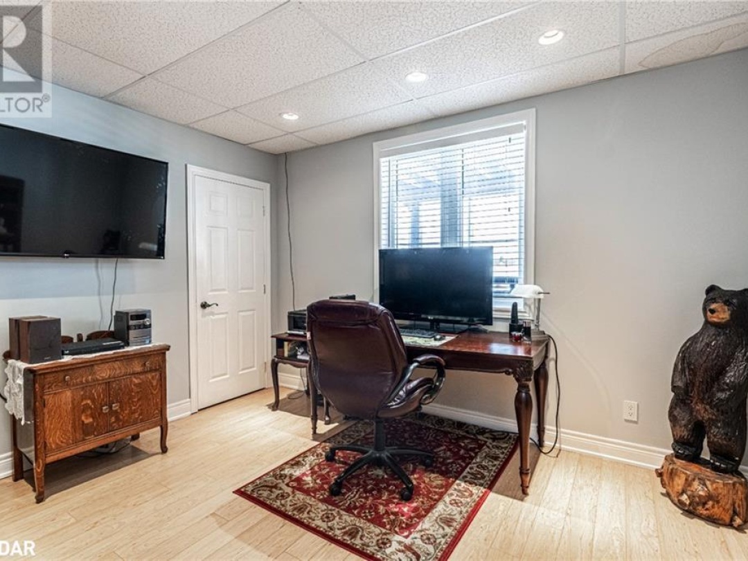 1372 Division Road East, Pond 
