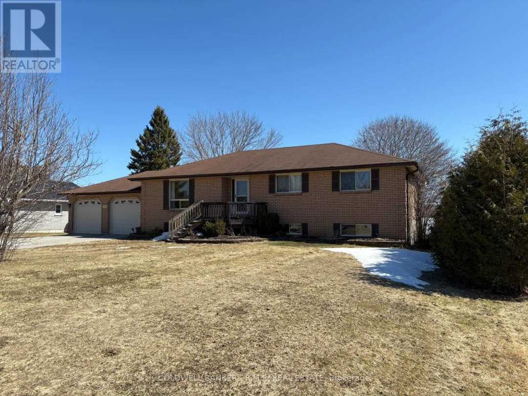 84 Pinewood Boulevard, Canal Lake