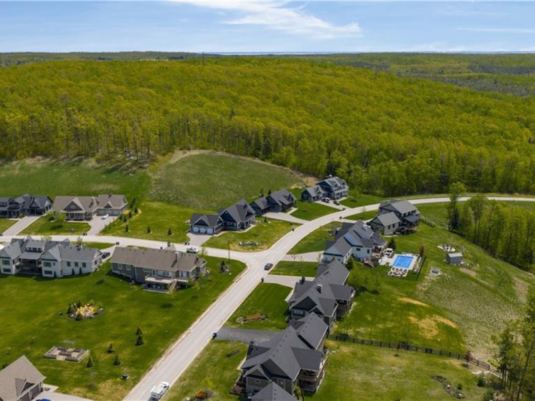 43 Thoroughbred Drive, Oro-Medonte