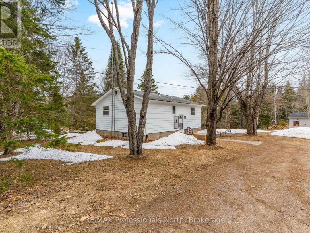 1010 Sturgeon Drive, Minden Lake