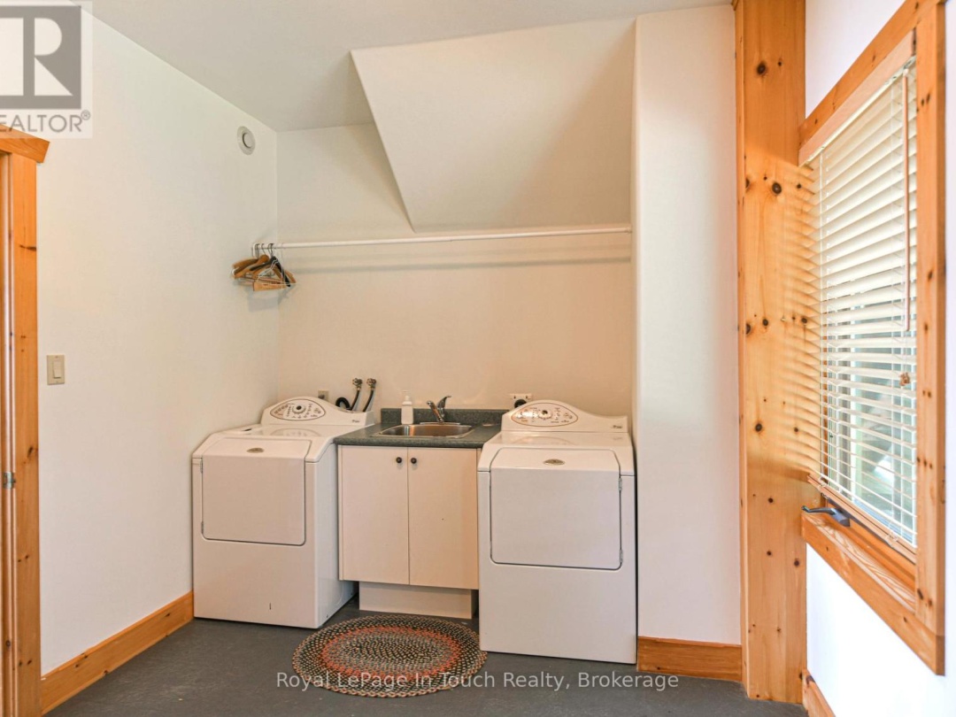 4 IS 2075 ARTHUR ISLAND, GEORGIAN BAY, 