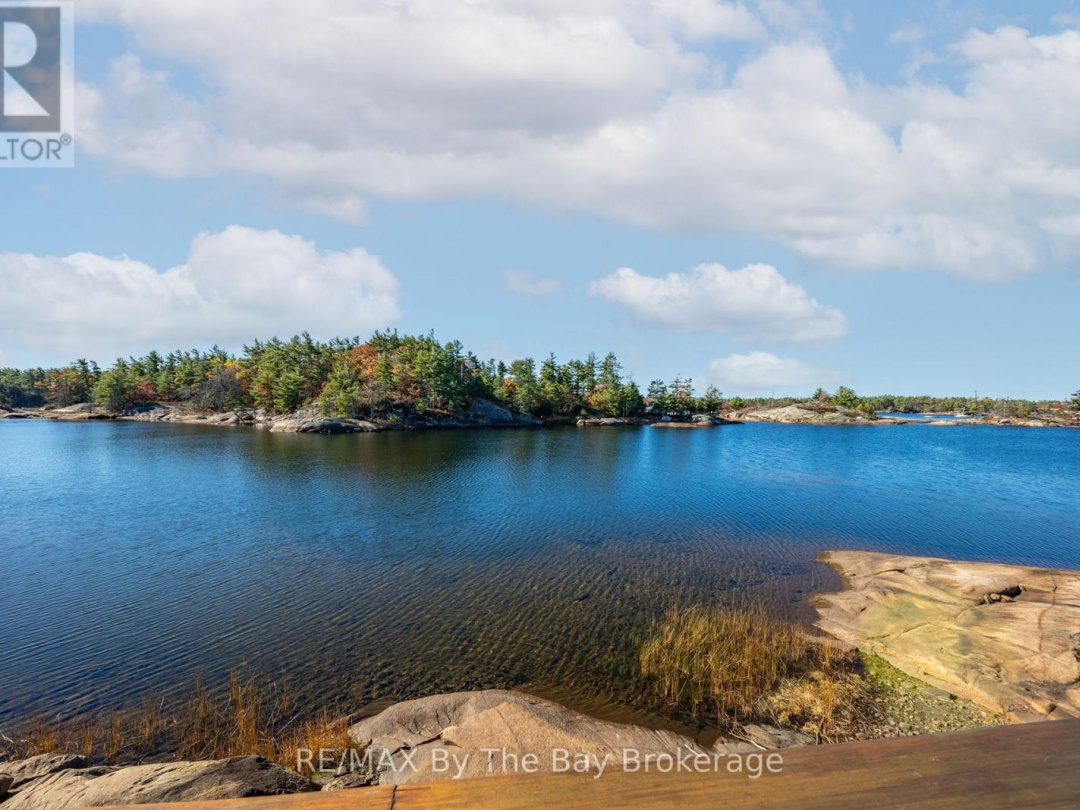 2 ISLAND 2890, Georgian Bay
