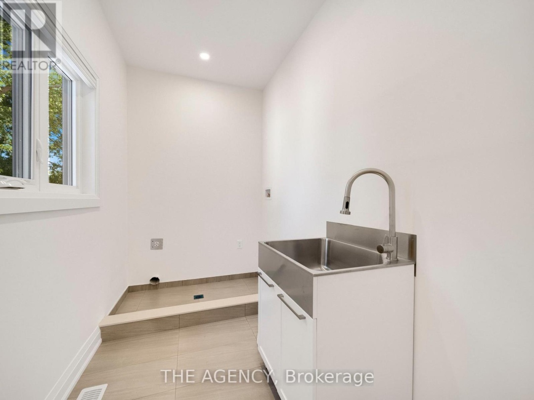 3963 Hilltop Road, Ramara