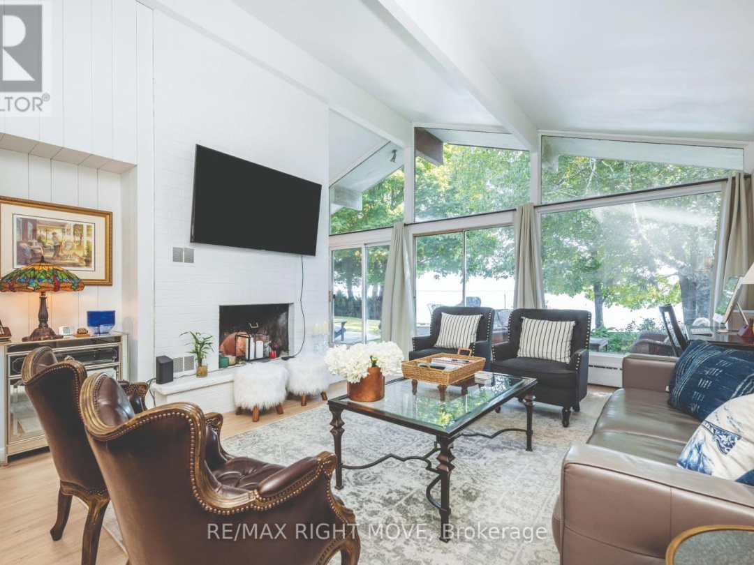 18 MAPLE DRIVE, 