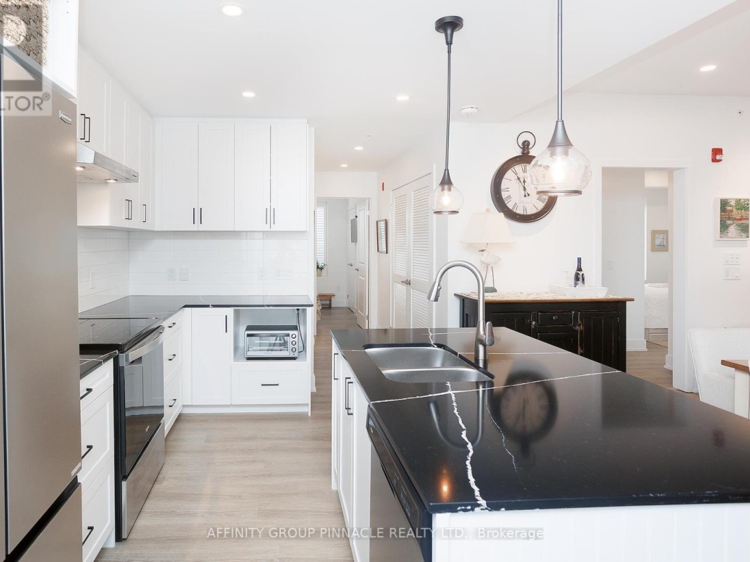 302 - 19A WEST STREET N, 