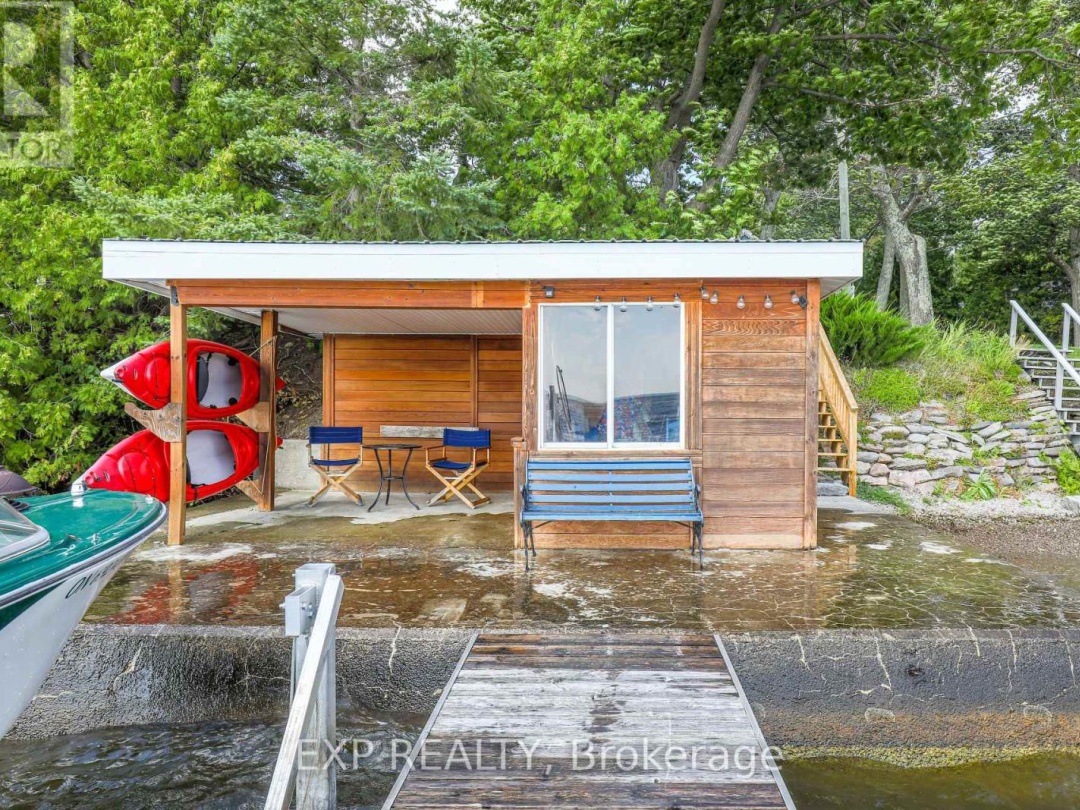 10 Sixth Street, Sturgeon Lake