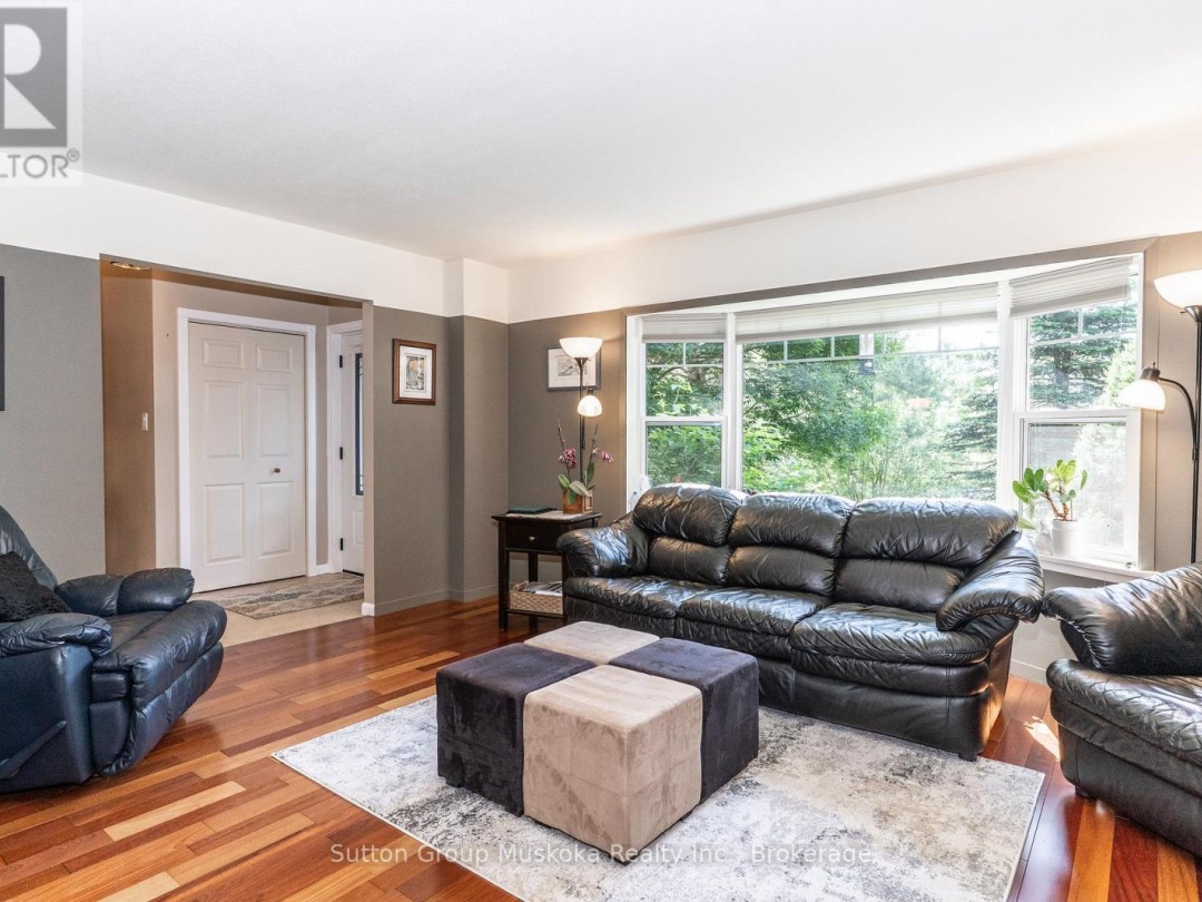 12 SILVER OAKS CRESCENT, 