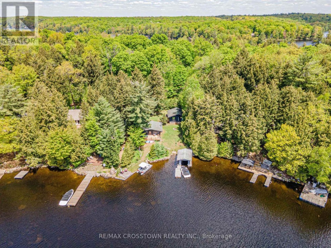 228 Macbeth Island, Wood Lake