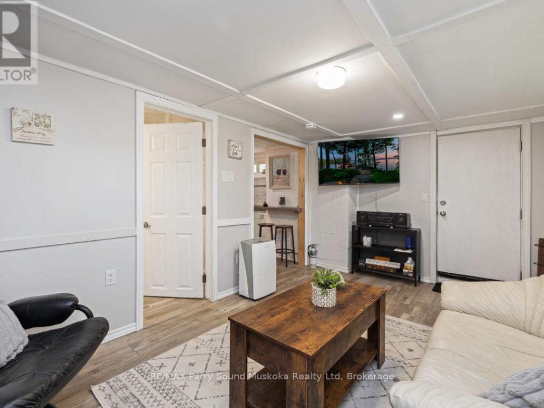 18 KARHU LANE, 