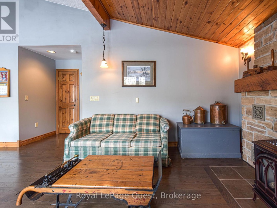 3012 MOYNES ROAD, Severn Lake