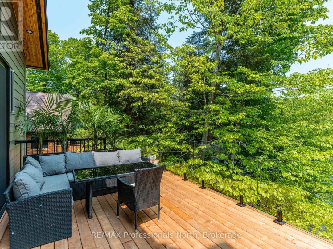 1063 Mink Road, Long Lake