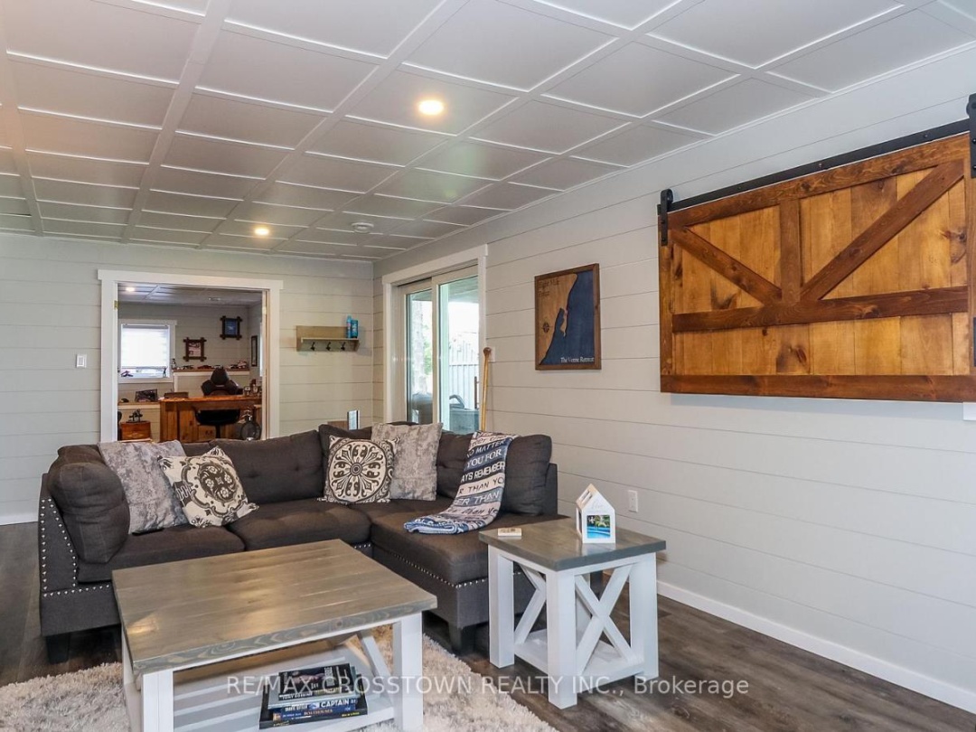 241 Eight Mile Point Road, Lake Simcoe