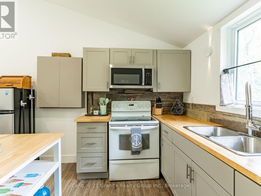 86 BOYCE TRAIL, 