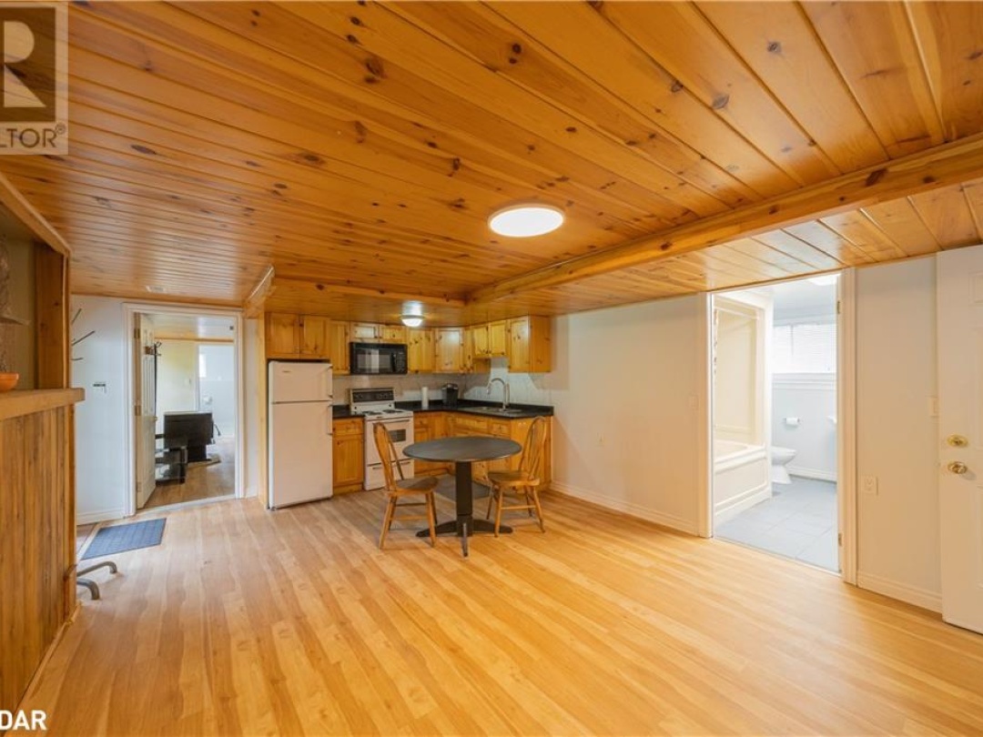 1936 Peninsula Point Road, Sparrow Lake