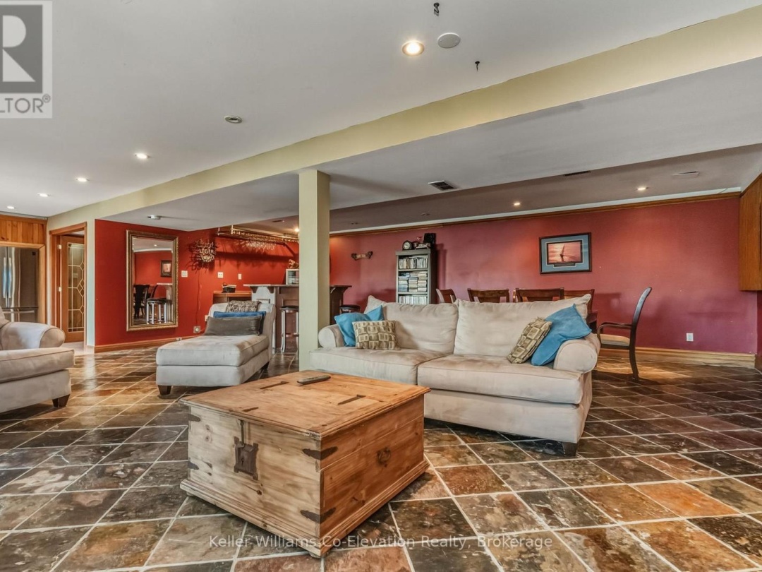 804 KINGS FARM ROAD, 