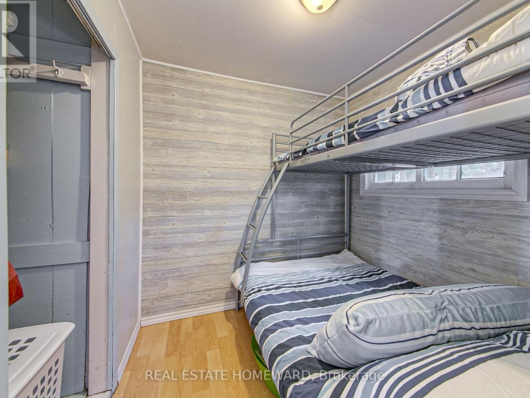 1046 Bea Dale Lane, Sparrow Lake
