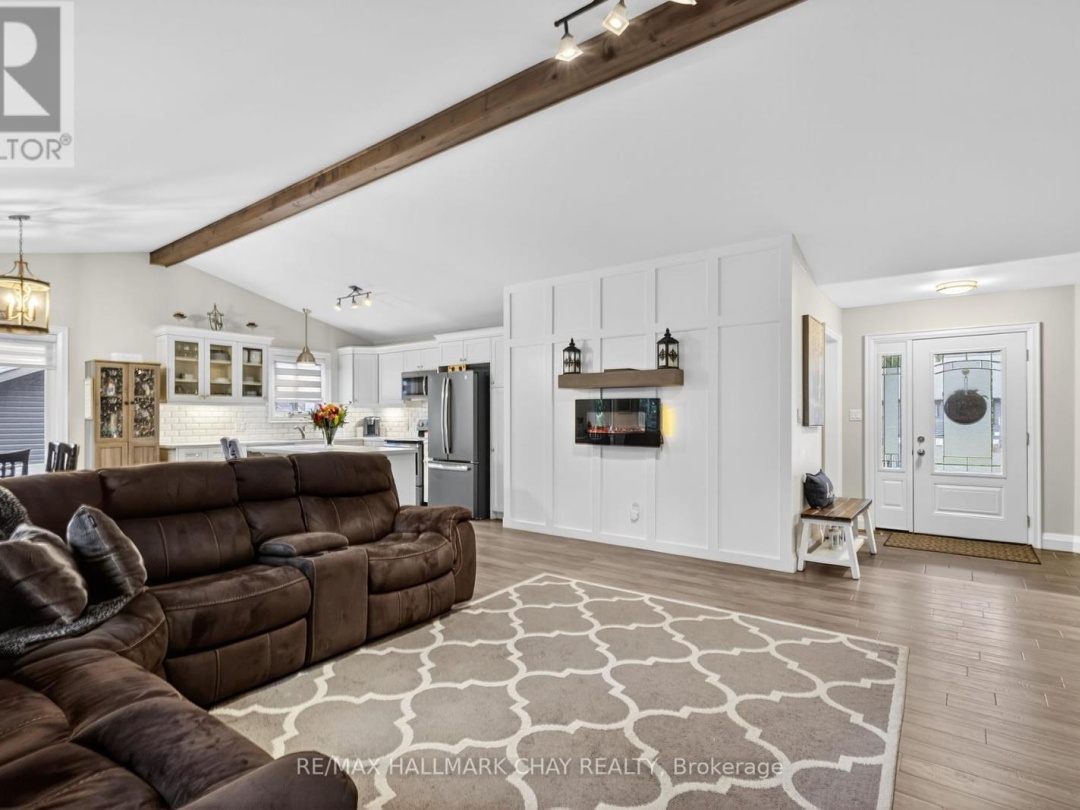 202 VEL-DOR CRESCENT, 