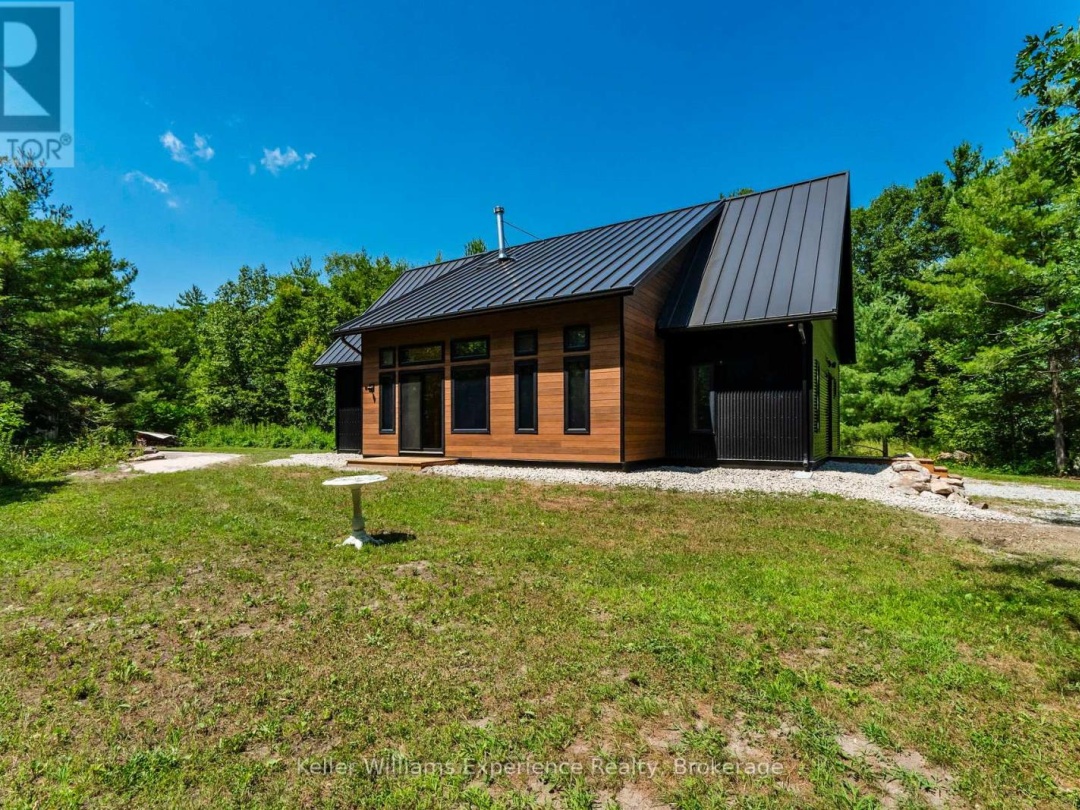 753 HONEY HARBOUR ROAD, 