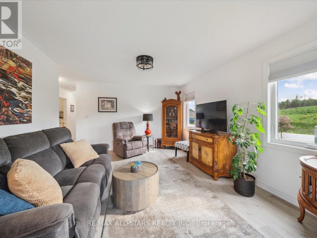 31 REYNOLDS DRIVE, 
