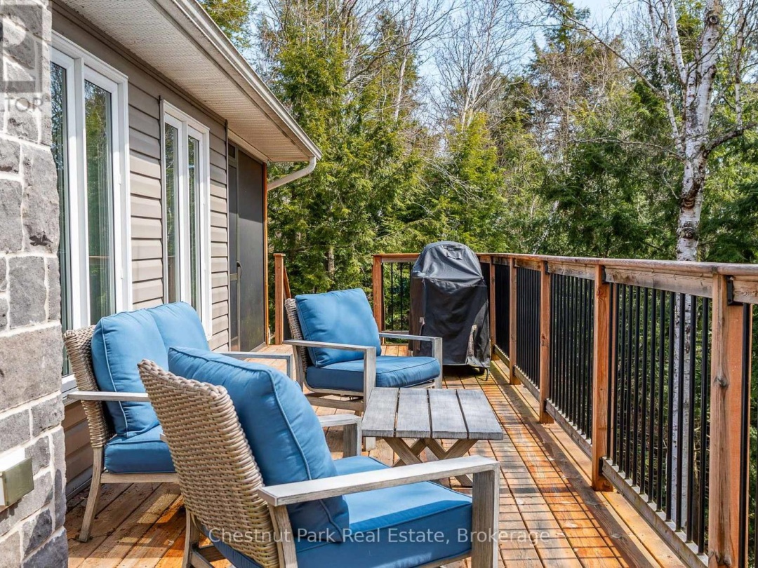5989 KENNISIS LAKE ROAD, Kennisis Lake