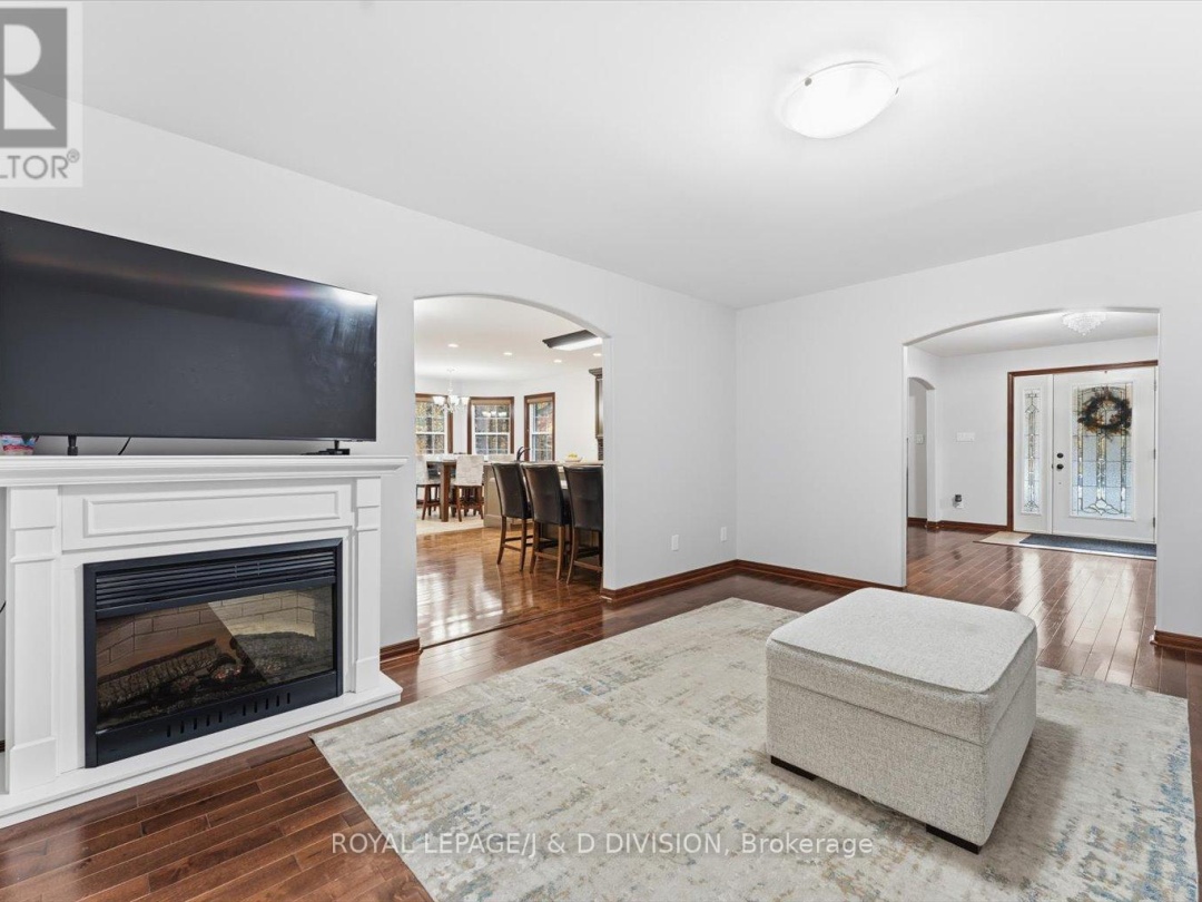 2925 PINECONE TRAIL, 