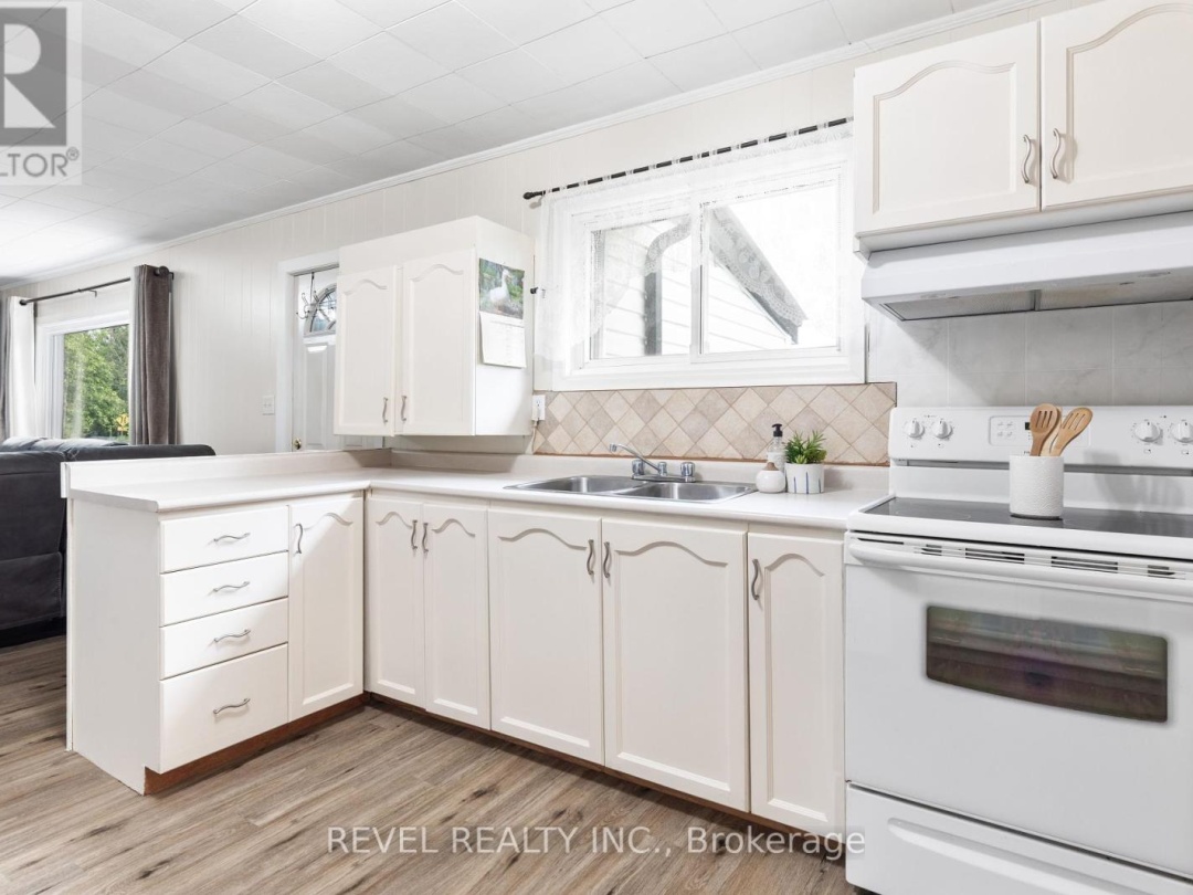 883 CENTENNIAL PARK ROAD, 