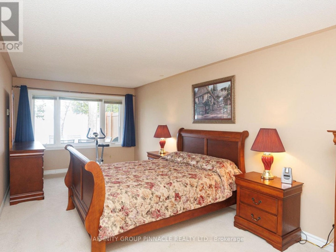 16 B90 Parklawn Boulevard, Lake Simcoe