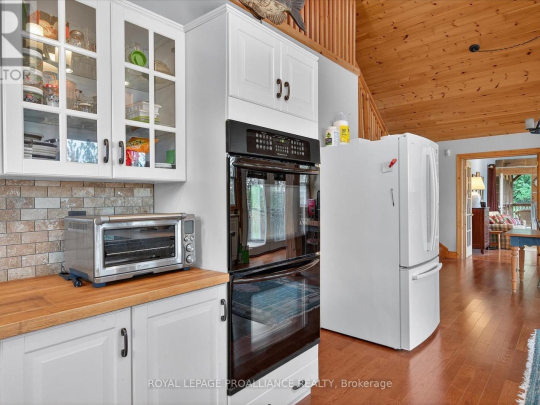 1051 TAPOKE LANE, 