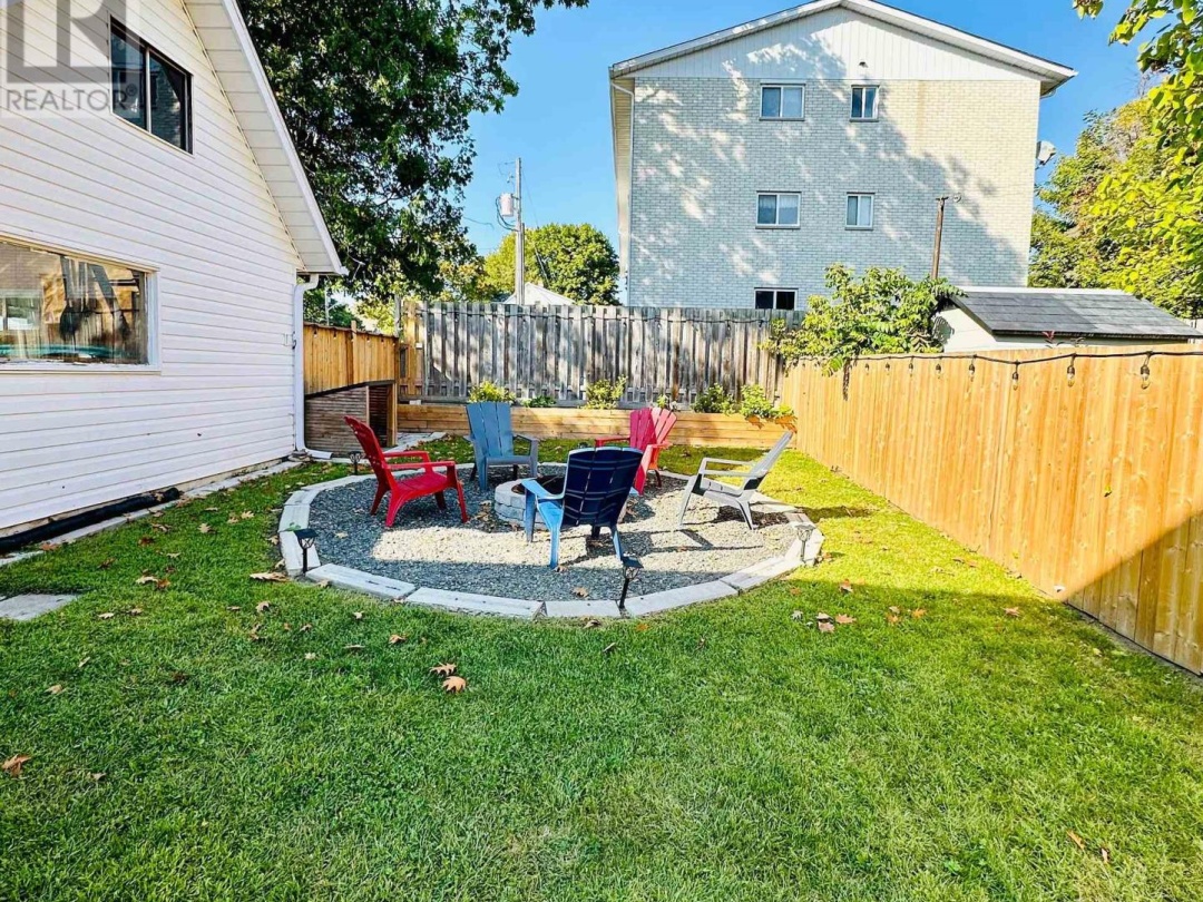77 Church Street, Parry Sound