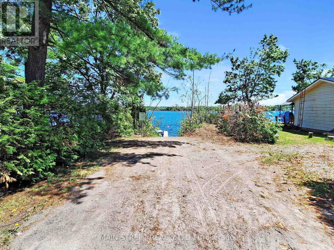 2 Ceadarhurst Avenue, Sturgeon Lake