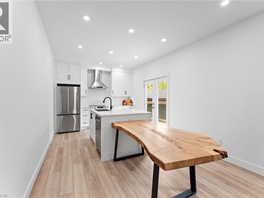 44 SUNNYSHORE PARK Drive, 