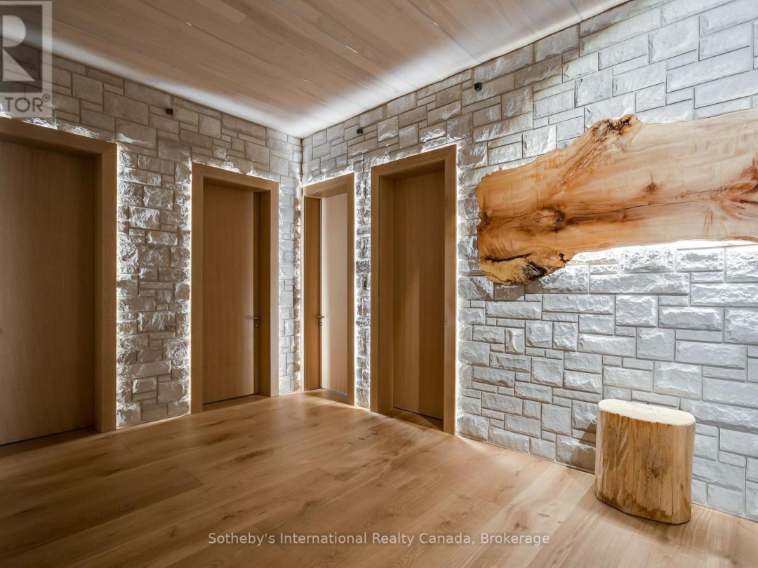 1739 Trapper's Trail Road, Miskwabi Lake