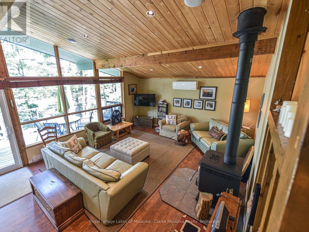 3946 East Shore Road, Gloucester Pool
