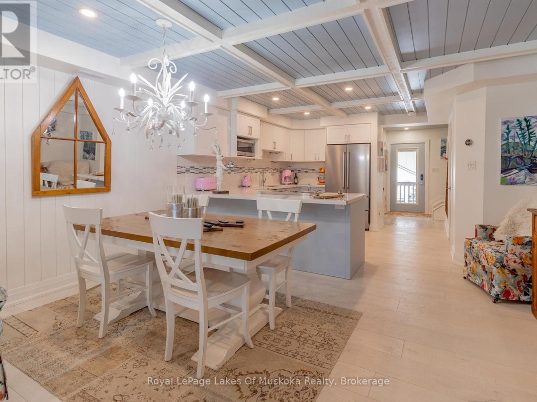 208 10 Coveside Drive, Fairy Lake