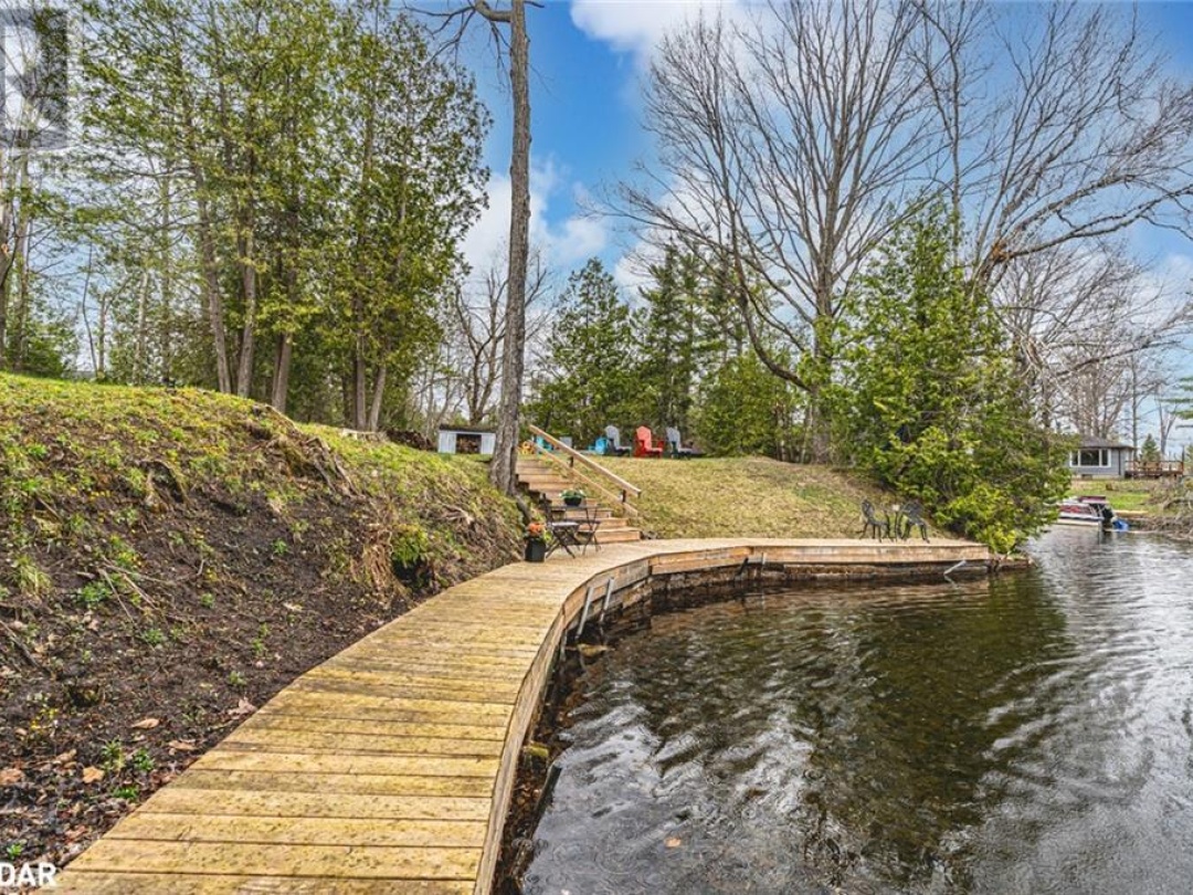 15 Duncan Dr, Trent-severn River