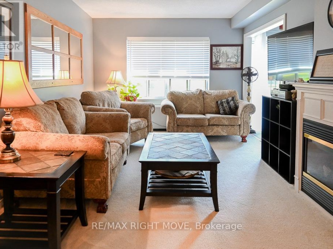 102 54 Fittons Road W, Orillia