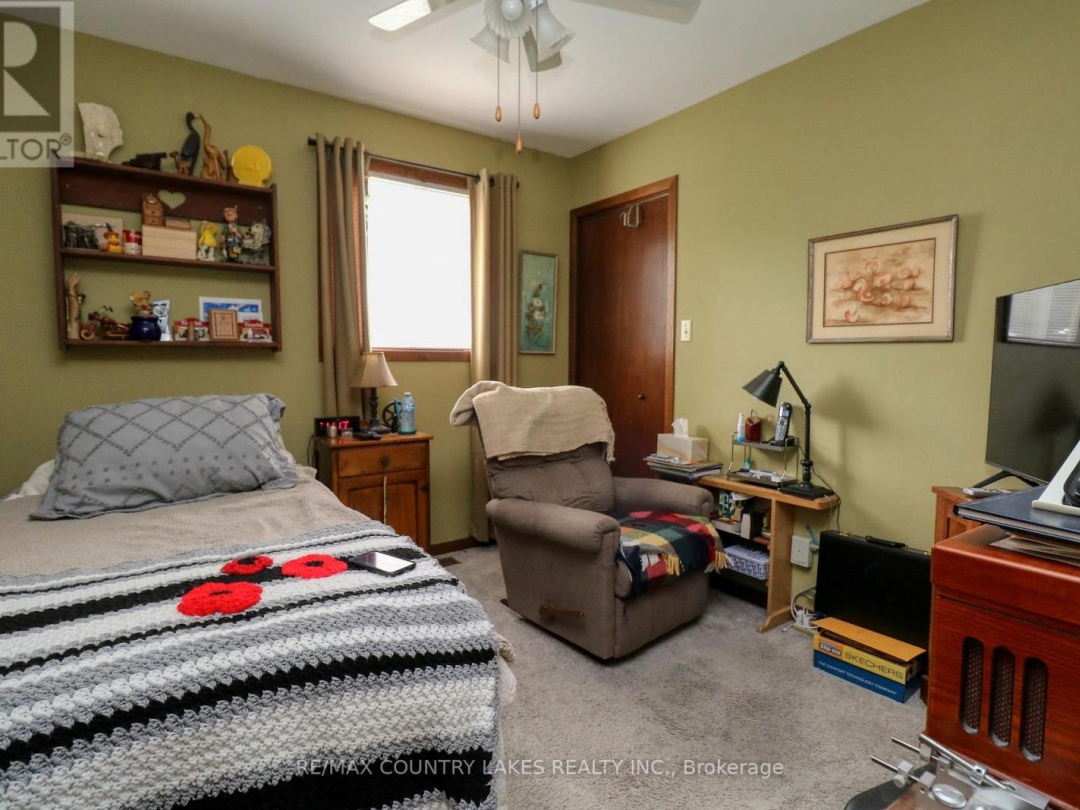 86 Beechwood Avenue, Lake Simcoe