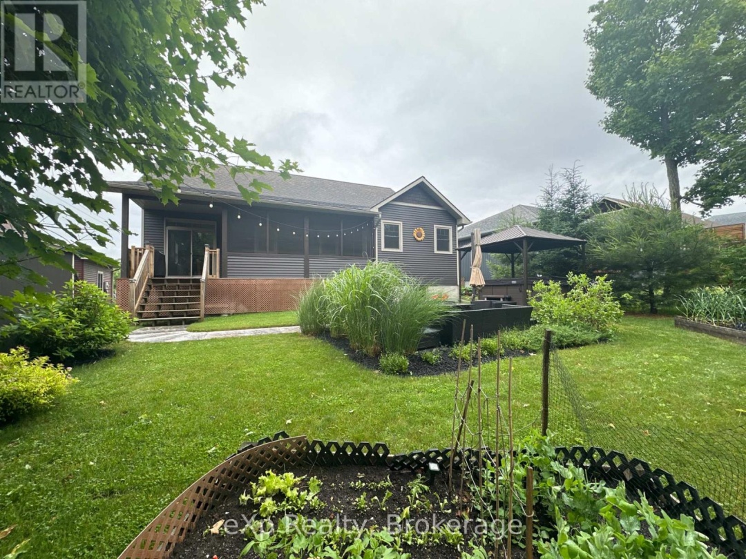 10 WOODSTREAM DRIVE, 