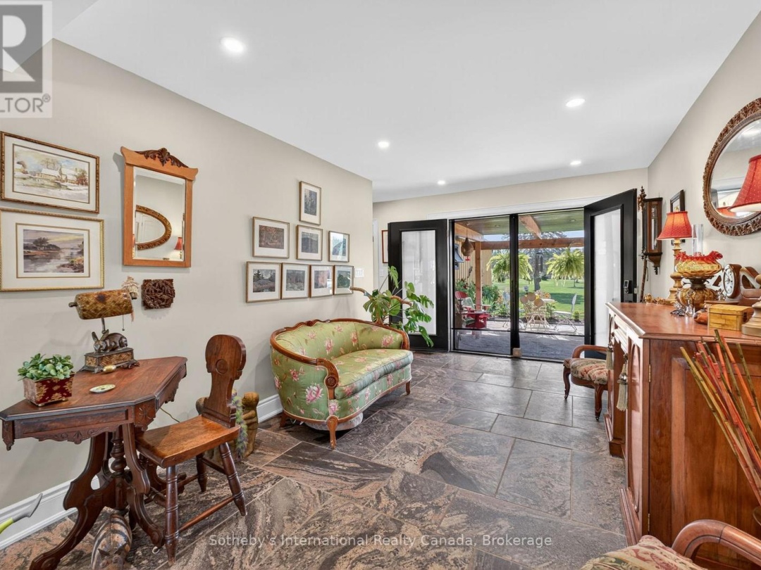 1082 BEAUMONT FARM ROAD, 