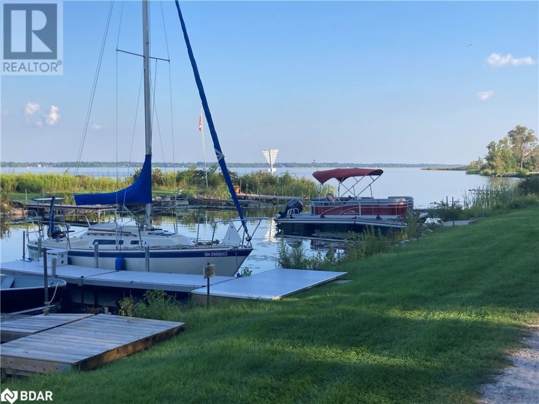 381 Country Club Circle, Pigeon Lake