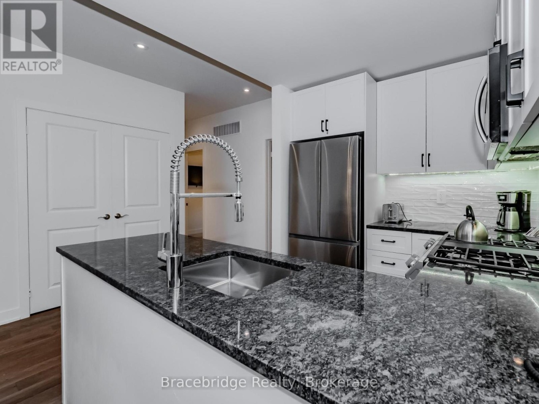 Bhv B203 1869 Muskoka Rd 118 Highway W, 