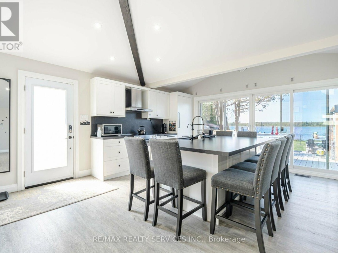 28 ELDONIA ROAD, Canal Lake