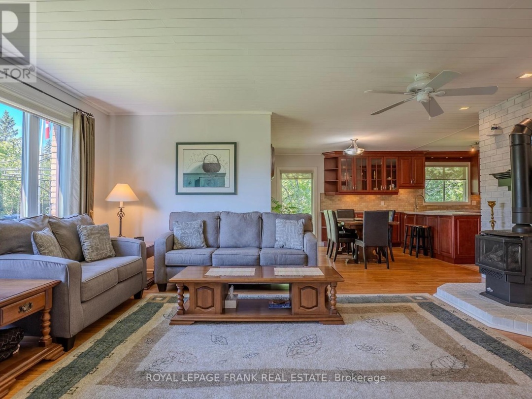 41 Pirates Glen Drive, Pigeon Lake
